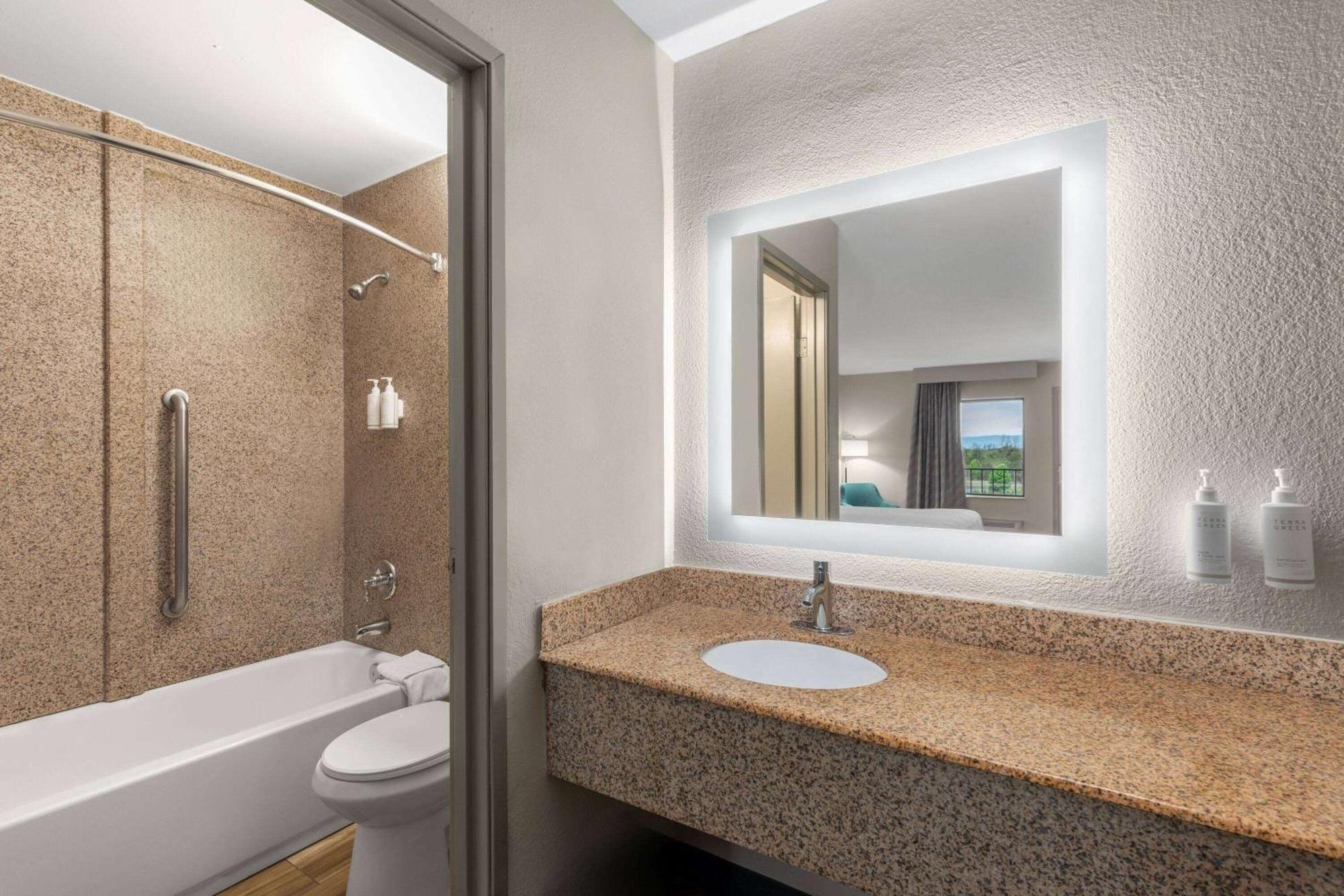 Days Inn By Wyndham Chattanooga Lookout Mountain West Exteriér fotografie